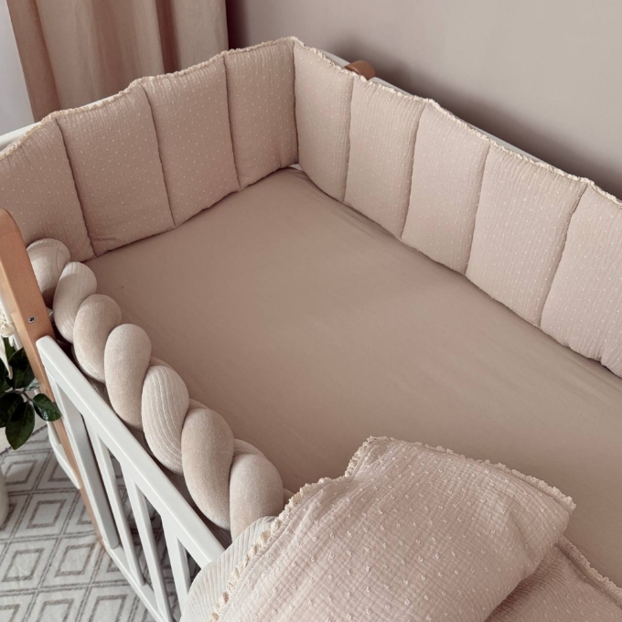 Protectie laterala patut bebe din muselina – Buline bej (1)